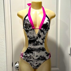 Swim suit pink/white size s/CH (3-5)